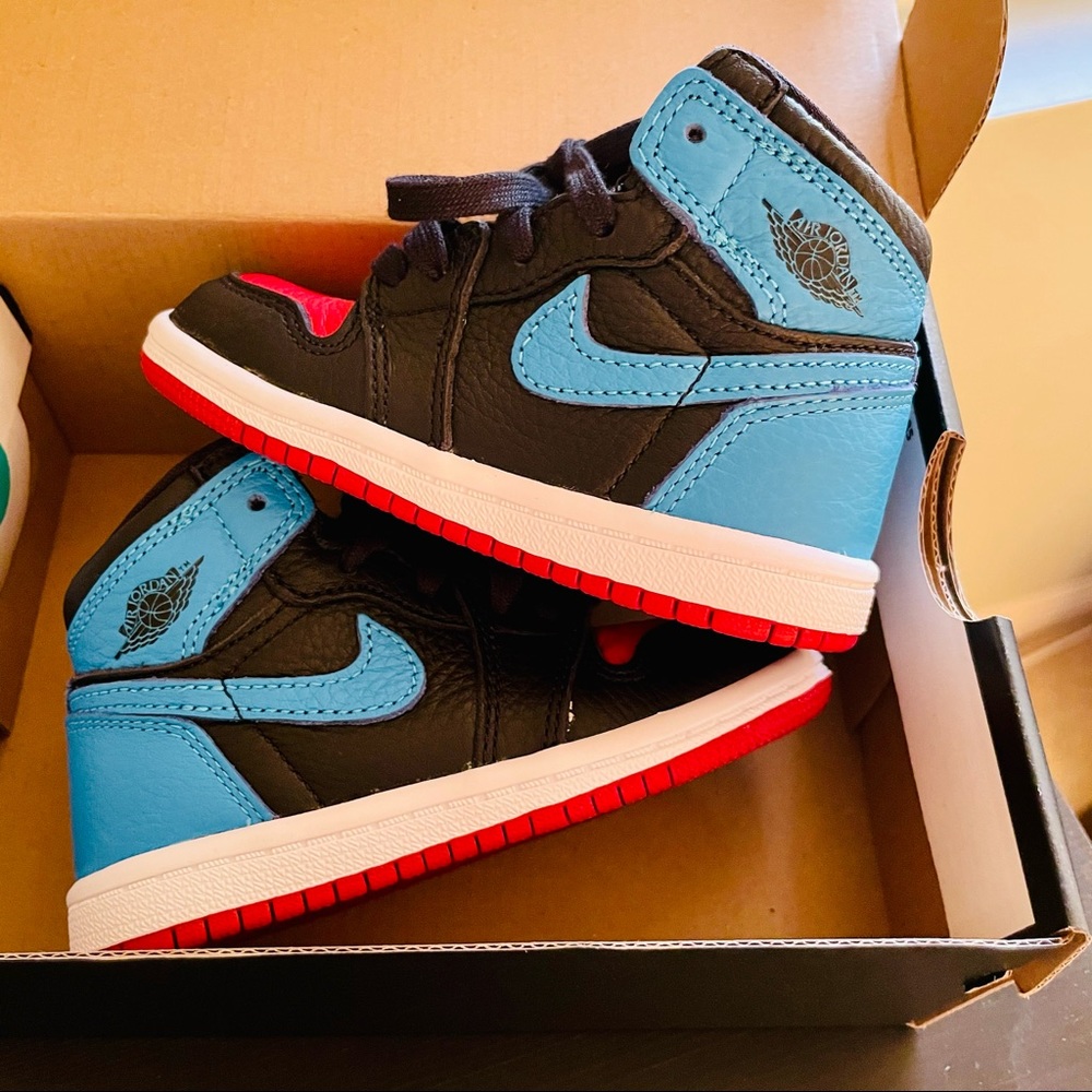 Jordan 1 High OG red/black/blue